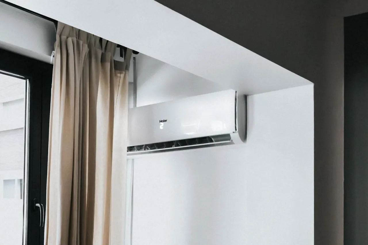 Contemporary Industrial Apartment By Rems Malaga