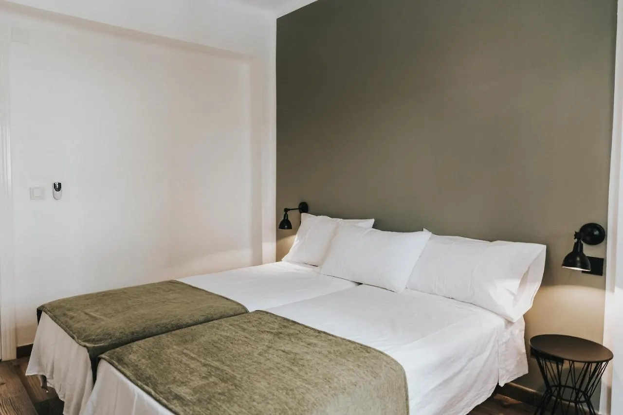 Contemporary Industrial Apartment By Rems Malaga
