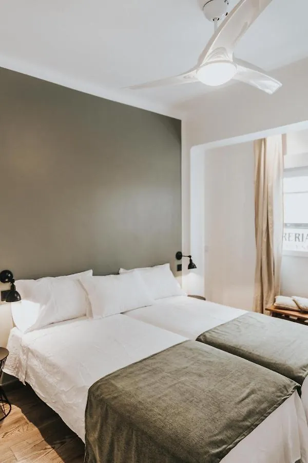 Contemporary Industrial Apartment By Rems Malaga