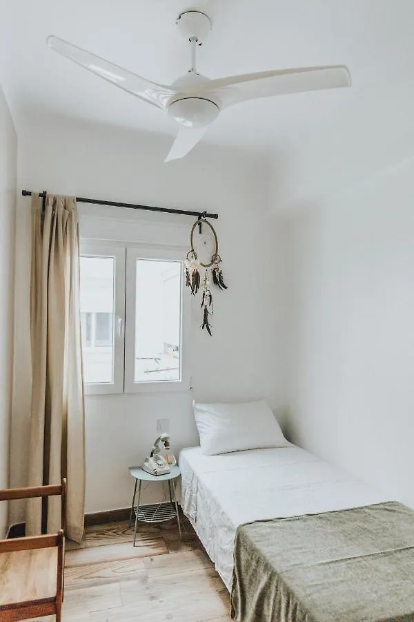 Contemporary Industrial Apartment By Rems Malaga