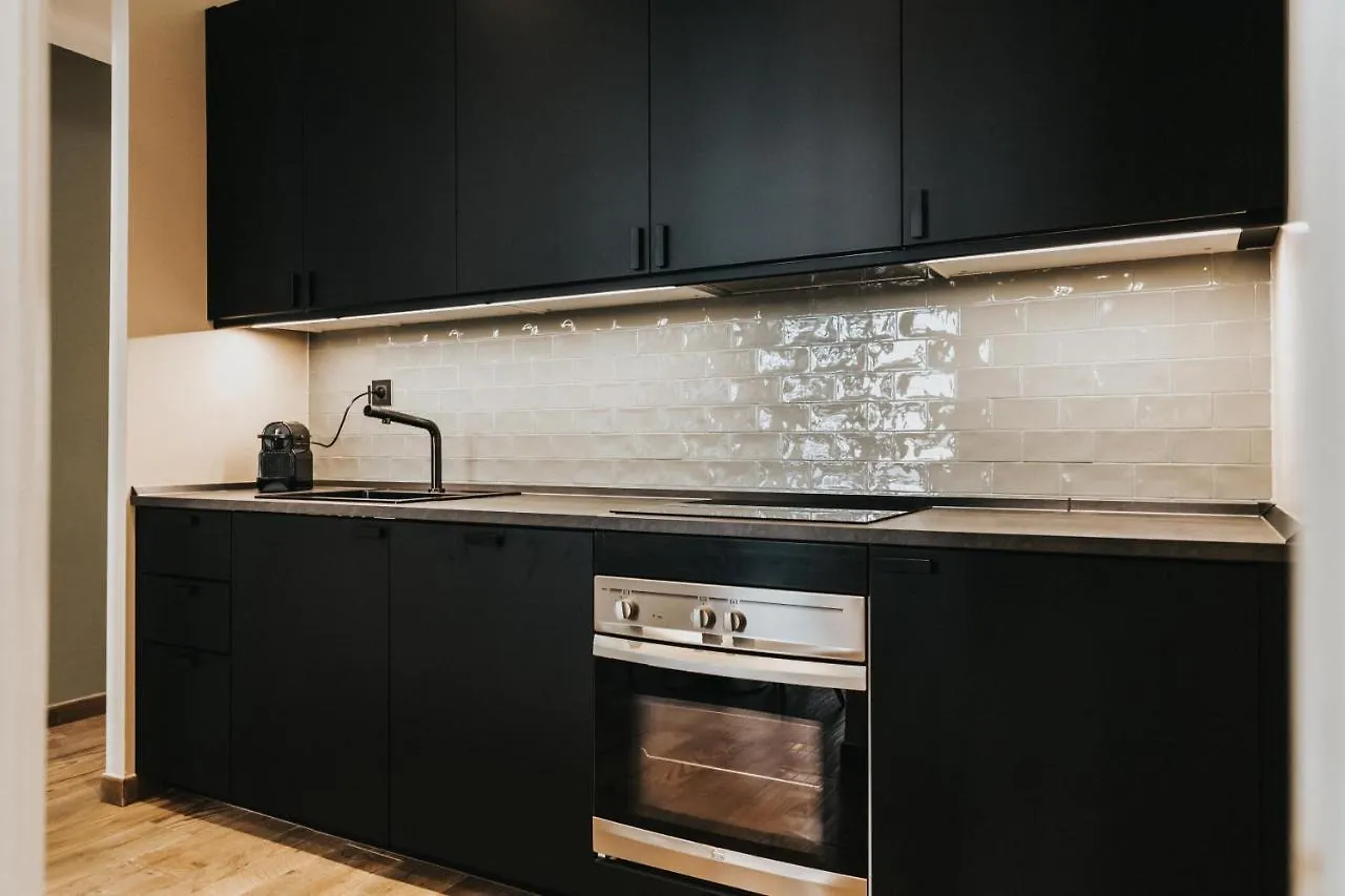 Contemporary Industrial Apartment By Rems Málaga España