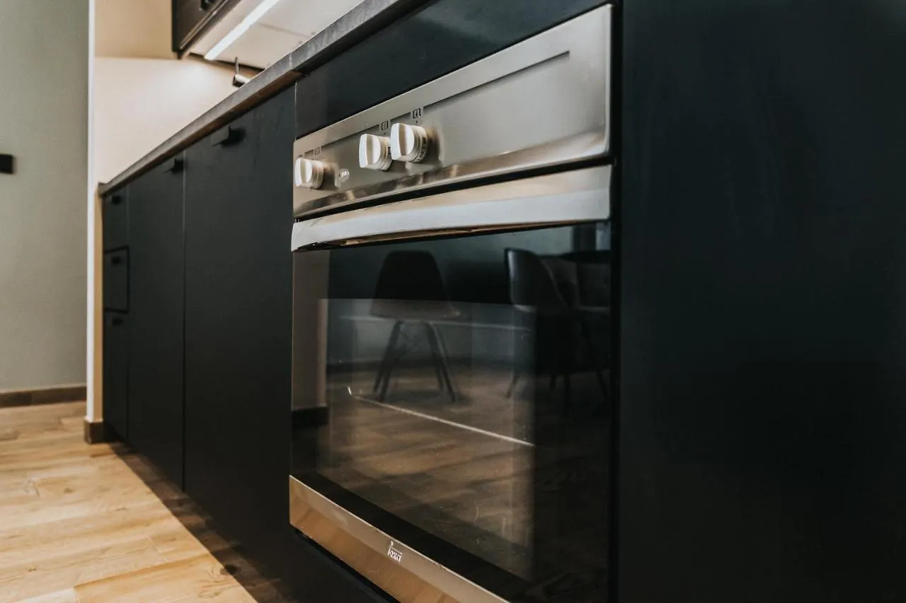 Contemporary Industrial Apartment By Rems Màlaga Španělsko